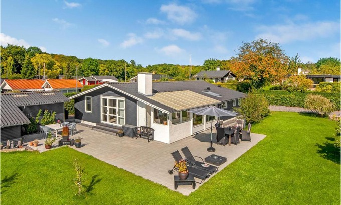 Kelstrup Strand House | Inviting Home in Haderslev with Family-Friendly Kitchen