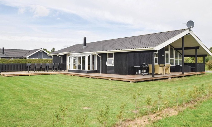Pøt Strandby House | Discover Pøt Strandby's Relaxing Oceanfront Retreat