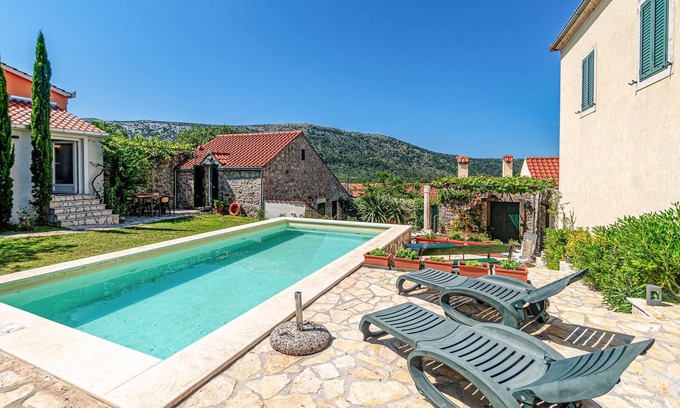Orebic House | Idyllic Retreat in Pijavi with Oceanfront Pool & Spa