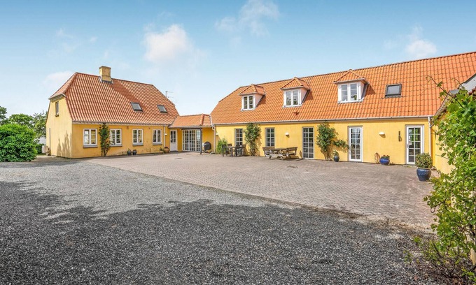 Knebel House | Well-Equipped Cottage with Oceanfront Views and Pool