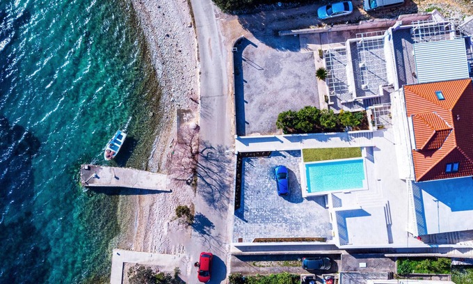 Kuciste House | Experience a Dream Getaway by the Sea with Amenities Galore