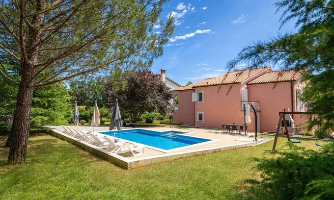 Marceljani House | Inviting 3-Bedroom Retreat in Labin with Private Pool