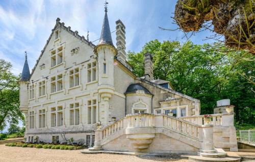 Lencloitre House | Relaxing Home in Lenclotre with Pool & Kid-Friendly Vibes
