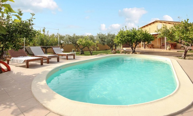 Menfi House | Comfortable 2-Bedroom Stay in Menfi with Pool & Spa