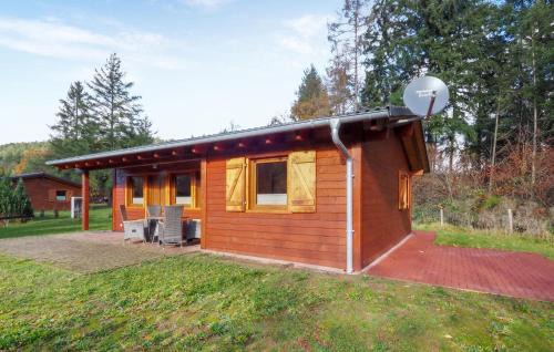 Merzalben House | Cozy Home in Merzalben with Wi-Fi & Child-Friendly Amenities