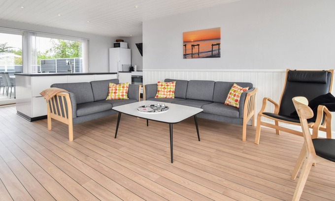 Nordenhuse House | Spacious 3 Bedroom Accommodation with Oceanfront Views