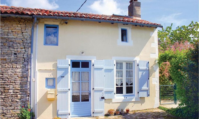 Paizay-Naudouin-Embourie House | Charming 1 Bedroom Home in Paizay Naudouin, Pet Friendly