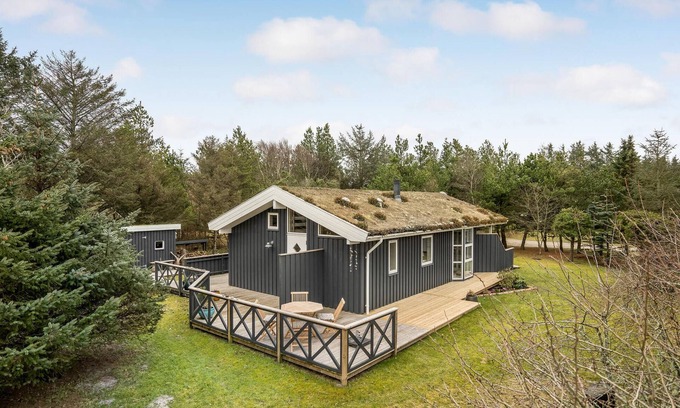 Rødhus House | Enjoy a Family Retreat in Idyllic Oceanfront Vacation Home
