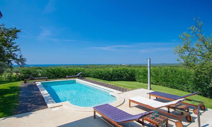 Tar-Vabriga House | Villa Bianchera: Oceanfront Bliss with Pool & Spa Amenities
