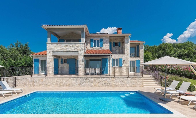 Strpacici House | Exceptional 4-Bedroom Retreat with Private Pool in Porec