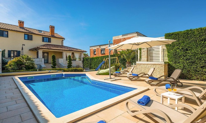 Kastelir House | Feel at Home on Vacation at Villa Anabel - 10/10 Rated!