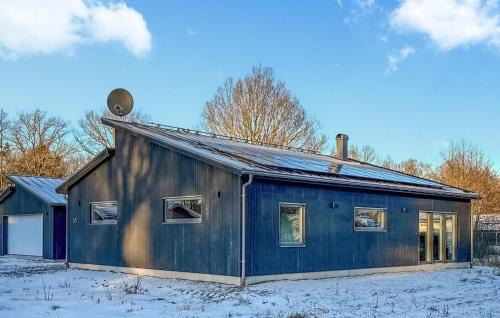 Tofta House | Inviting Home in Rockneby with Kitchen & Child-Friendly Space