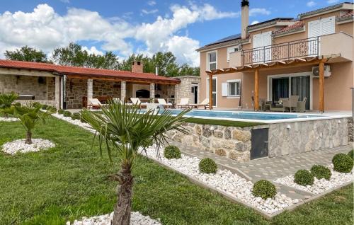 Ruzic House | Relaxing Home in Ruzic with Hot Tub and Pool Access