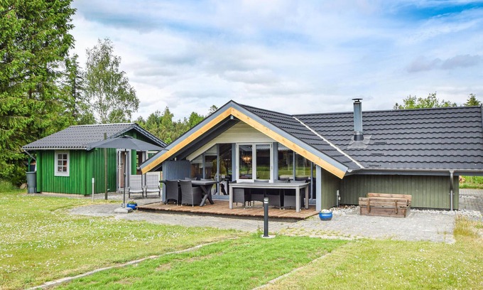 Funder Kirkeby House | Idyllic Cottage Surrounded by Nature with Spa and Breakfast
