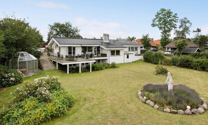 Strøby Ladeplads House | Family-Friendly Getaway at Strøby Ladeplads with Ocean Views