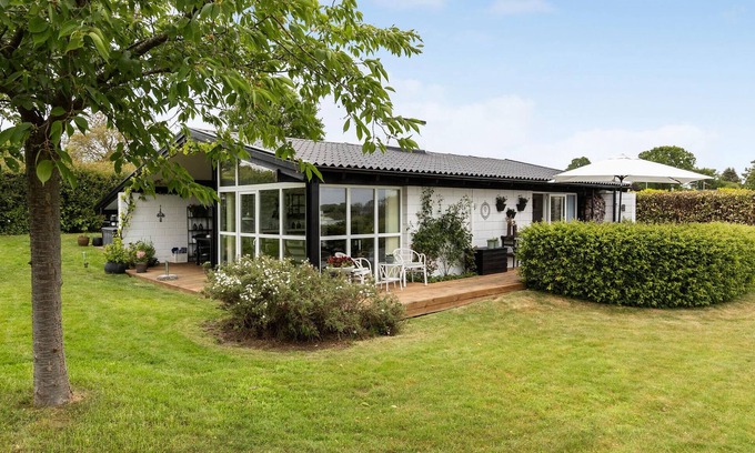 Vollerup House | Awesome home in Sydals with WiFi