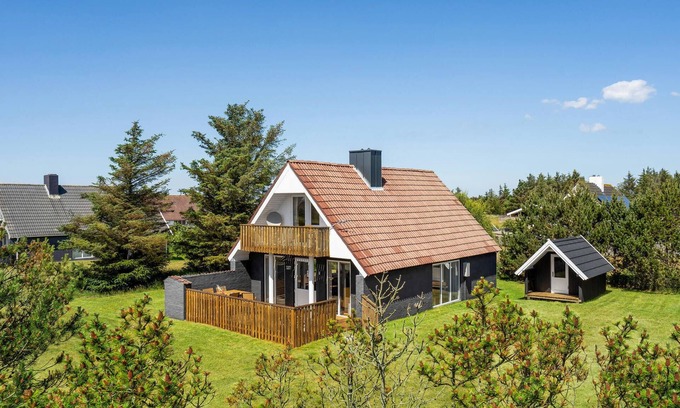 Vorupør House | Bright Coastal Cottage with Balcony and Ocean Views