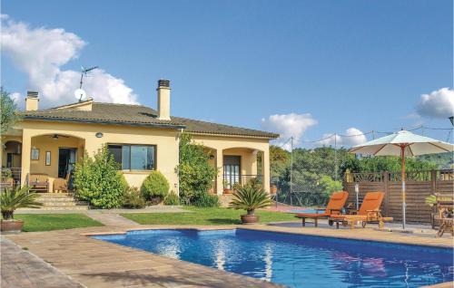 El Mas Mora House | Pet-Friendly Getaway: Awesome Home in Tordera with Pool