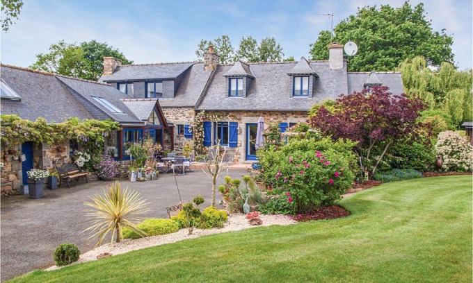 Begard House | Inviting Home in Trézélan-Bégard with Family-Friendly Kitchen