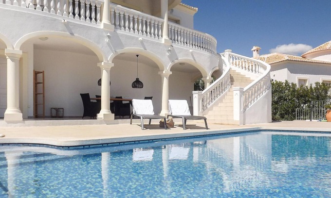 Orba House | Inviting 3 Bedroom Retreat in Trullent with Pool & Spa