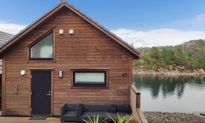 Bomlo House | Modern Fishing Lodge with Fjord Views and Great Amenities
