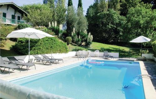 Ustaritz House | Inviting Home in Ustaritz: Pet-Friendly with Pool Access