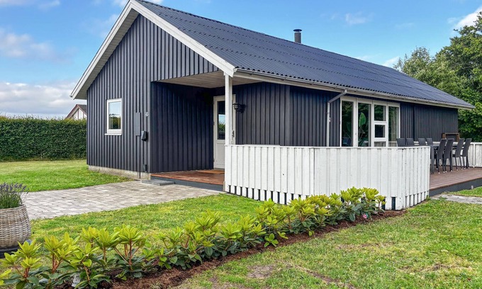 Vinderup House | Family-Friendly 4 Bedroom Retreat in Vinderup with Pool