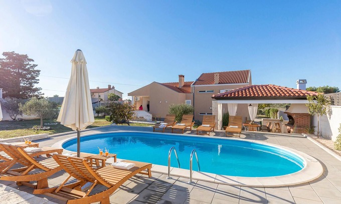 Vrsi House | Ideal 3 Bedroom Retreat in Vrsi with Oceanfront Views