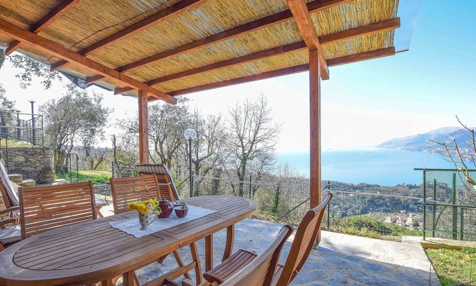 Camogli House | Explore 1 Bedroom Accommodation in Ruta di Camogli -GE-