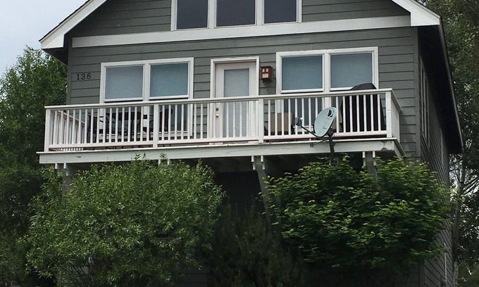 Bend House | Prime Location by River, Steps from Downtown & Ocean Views