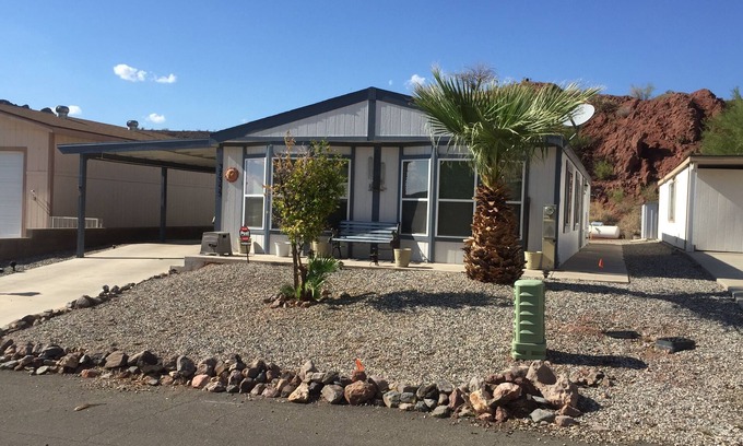 Parker Strip House | Inviting Long-Term Snowbird Rental with Ocean View Amenities