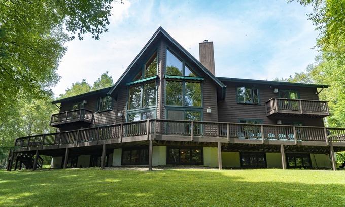 Lake Placid House | Unforgettable Mountain Escape with Spa and Breakfast