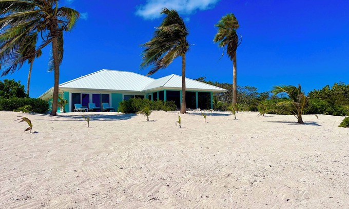 Little Cayman House | Incredible Ocean Views at a Secluded Beach Retreat