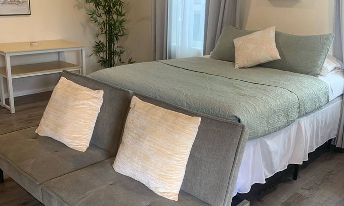 Waikoloa Apartment | Top-Rated Studio Steps from Famous Beaches with AC