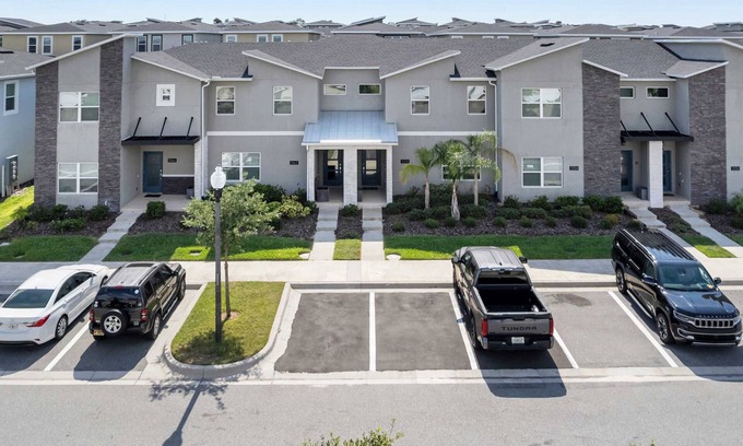 Four Corners House | Awesome Townhouse 4Bd - 3Bath - Private Pool