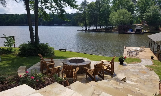 Bracey House | Exceptional Views with Full Kitchens & Cozy Fire Pit Area