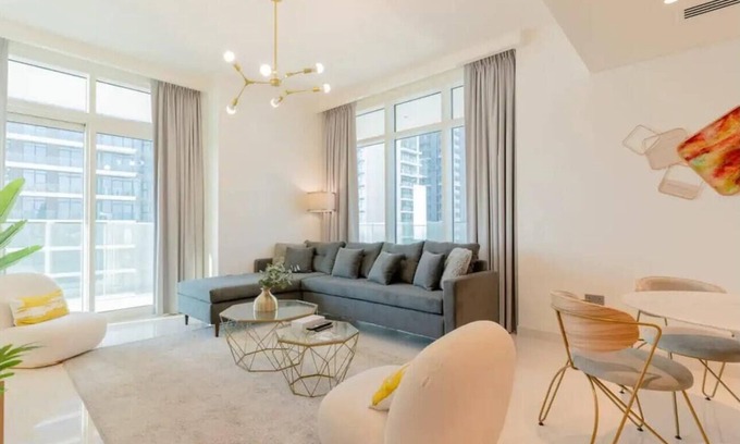 Palm Jumeirah Apartment | AWS Holiday Homes - Modern Sunrise Apartment