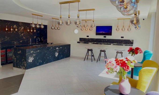 Battersea Apartment | Discover Axiom Park Hotel: Family-Friendly 4-Star Retreat