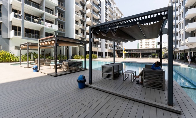 Ruessei Kaev Apartment | Discover Axis Residence: Ideal for Families with Pool Access