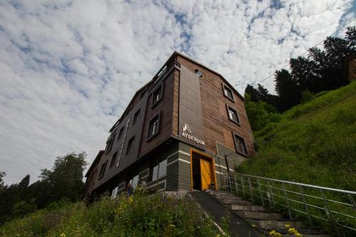 Ayder Yaylasi Hotel | Experience Comfort at Ayderoom Hotel with Hot Tub & Dining
