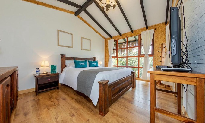 Llanogrande Hotel | Discover Ayenda Llanogrande Inn: Family-Friendly Retreat