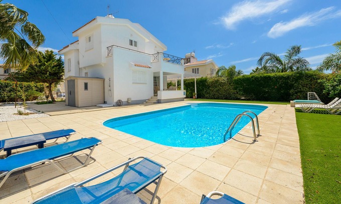 Ayia Napa Villa | Stunning Ayia Napa Holiday Villa with Private Pool & Breakfast
