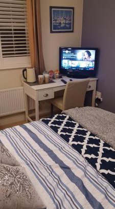 Aylesbury House | Eco-Friendly Aylesbury Double and Single Room Retreat