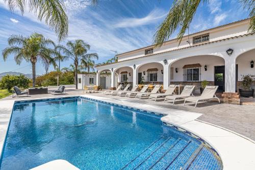 Alhaurin el Grande Villa | Discover Ayma Villa Los Naranjos with Oceanfront Views