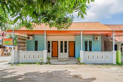 Singaraja Hotel | Budget-Friendly Stay at OYO 93741 Ayna Kost Syariah