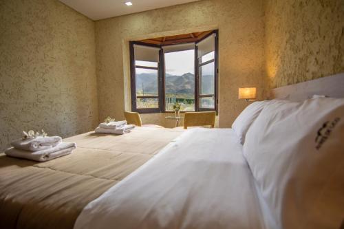 Tunuyan Cabin | Experience Ayres de Uco Lodge & Wine Lovers with Pool Access