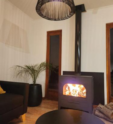Los Antiguos Hotel | Guest Rated 9.5: Ayres del Lago with Restaurant & Family Fun