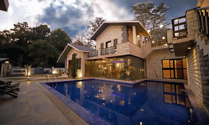 Ramnagar Villa | Explore Comfort at Ayu Villa with Pool and Breakfast