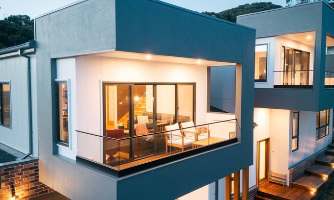 Apollo Bay House | Beautiful Āyubō House with Oceanfront Views at Apollo Bay