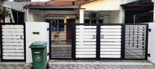Rawang House | Family-Friendly Stay at AYUHOMESTAY in Kundang Gamuda Garden